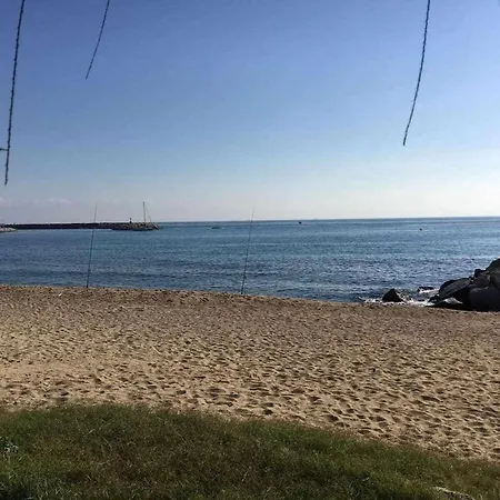 And Quiet Flat In Hutb * Premia De Mar