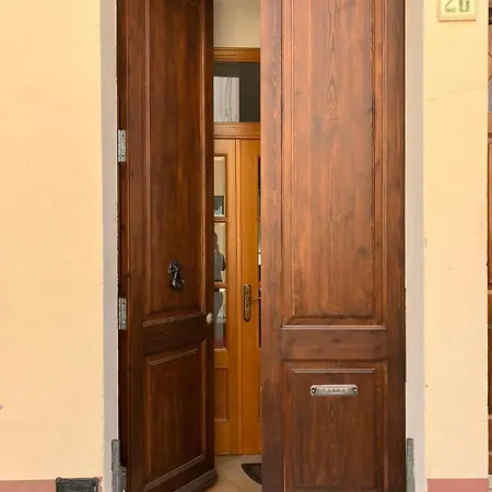 And Quiet Flat In Hutb Premia De Mar